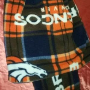 Broncos hat n scarf set